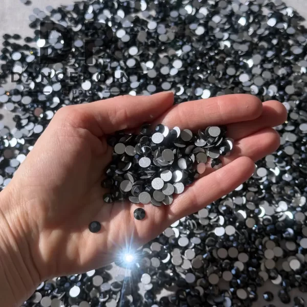 Czarne cyrkonie szklane Black Crystal Shine SS30 - obrazek 4
