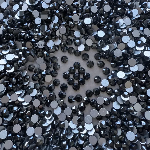 Czarne cyrkonie szklane Black Crystal Shine SS30 - obrazek 3